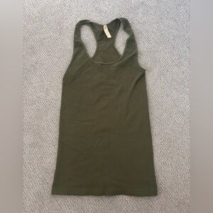 Nikibiki athletic tank